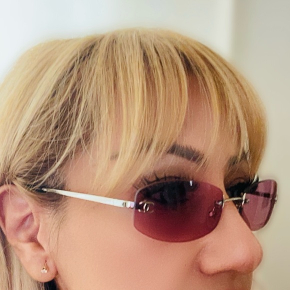 CHANEL Purple Lens Silver Rimless Frame CC Logo Sunglasses 4002 - Picture 1 of 16